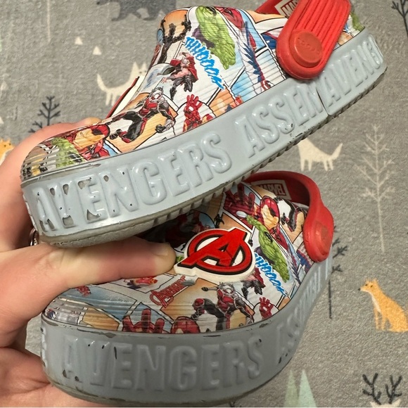 CROCS Avengers Comic Design Clogs with Red Strap Size 9T - Picture 6 of 6